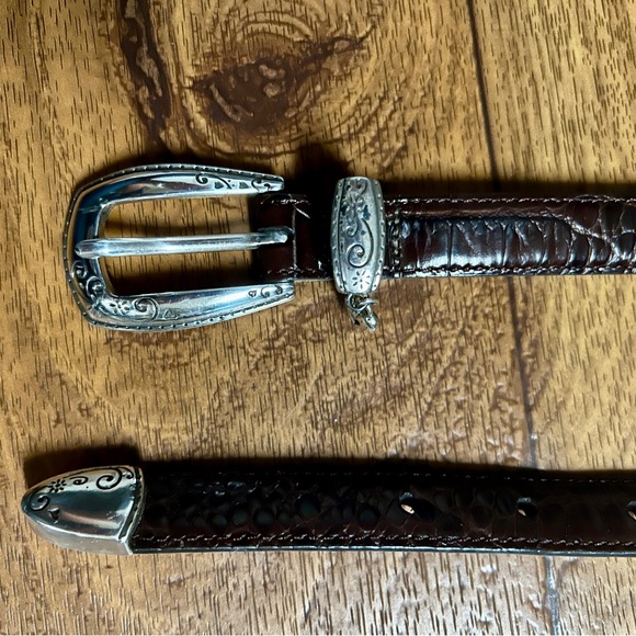 Brighton • Medium (30) • Brown Leather • Silver Buckle • Dangle Heart • Belt - Picture 6 of 16